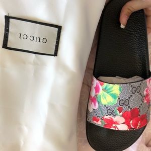Gucci Bloom Slides